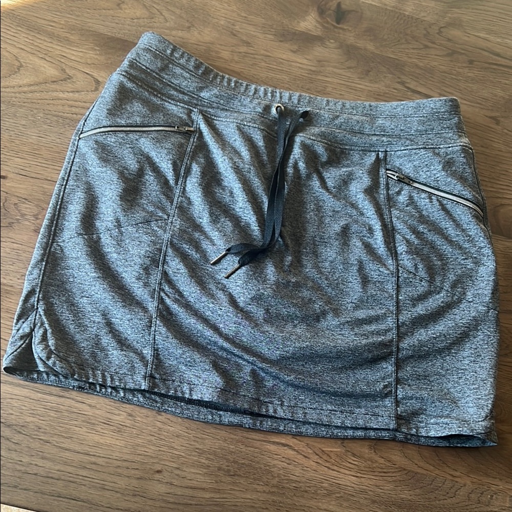 Tangerine Women’s Heather Grey Skorts Size Large